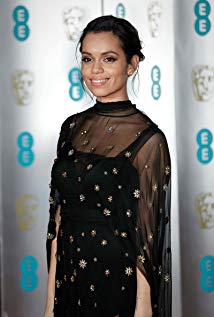 How tall is Georgina Campbell?